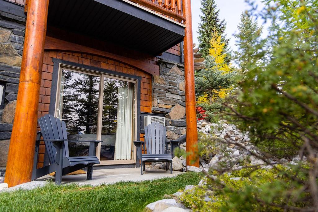 A Bear And Bison Country Inn Canmore Exterior foto