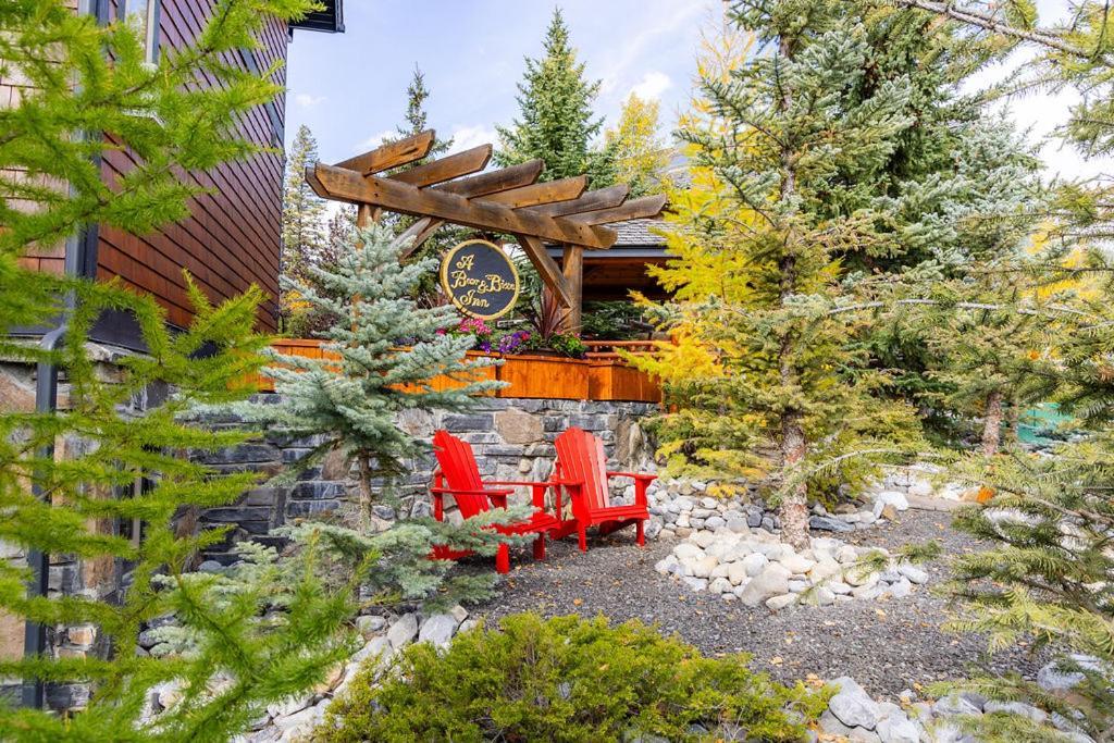 A Bear And Bison Country Inn Canmore Exterior foto