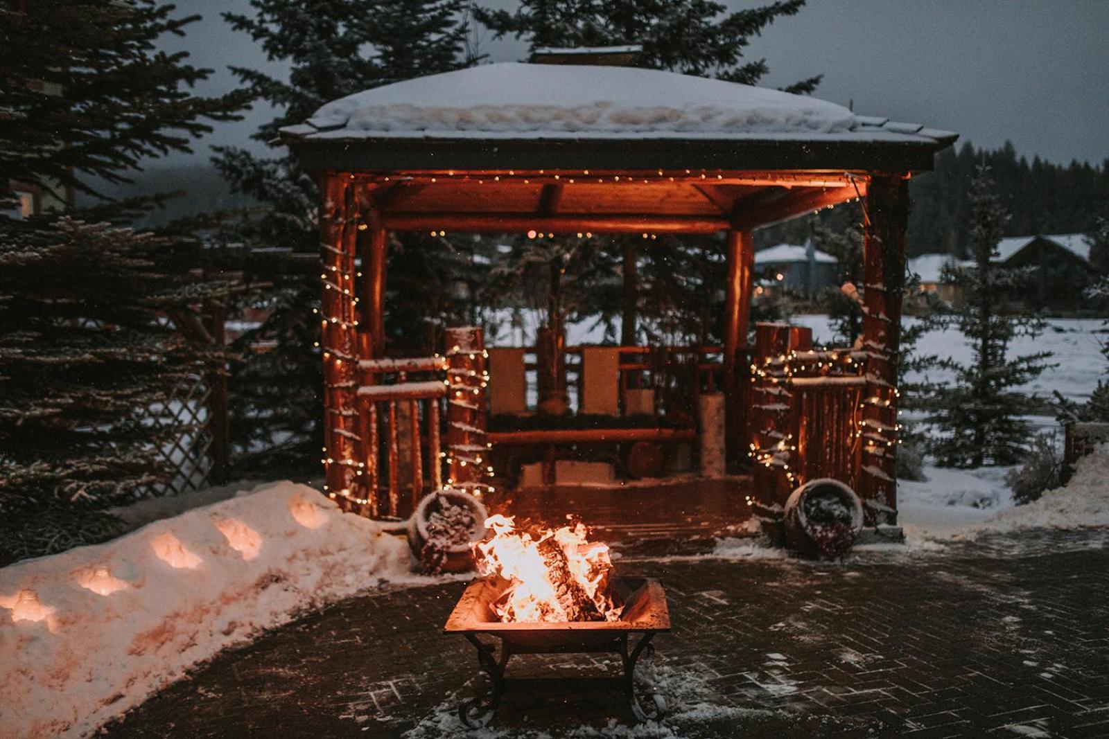 A Bear And Bison Country Inn Canmore Exterior foto
