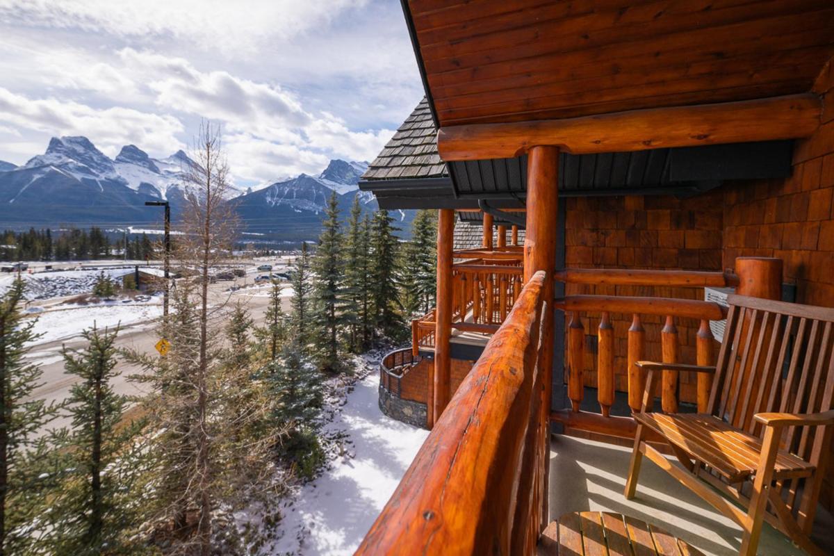 A Bear And Bison Country Inn Canmore Exterior foto